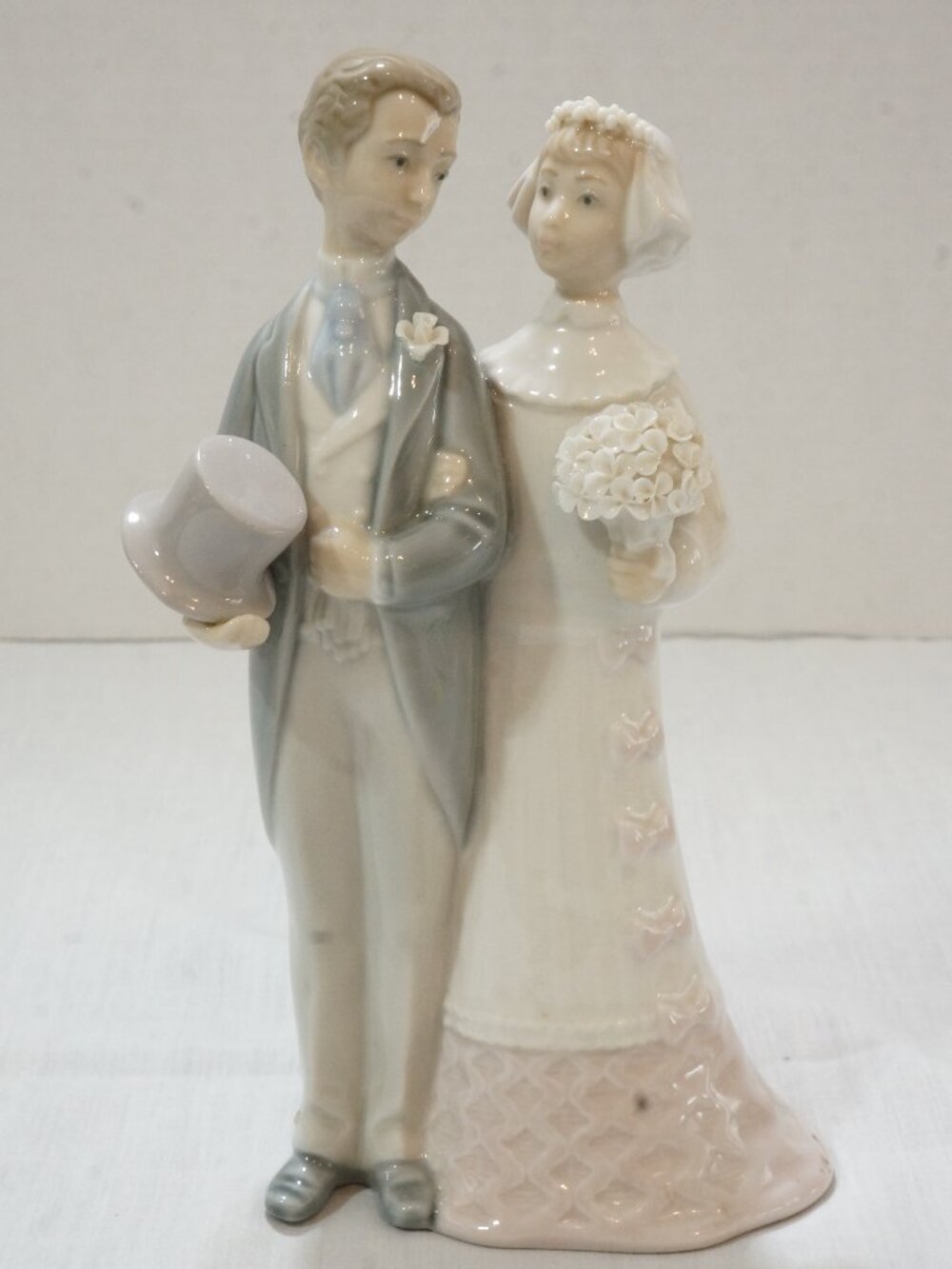 Vintage Lladró Porcelain Figurine Wedding Couple Bride & Groom #4808 Retired